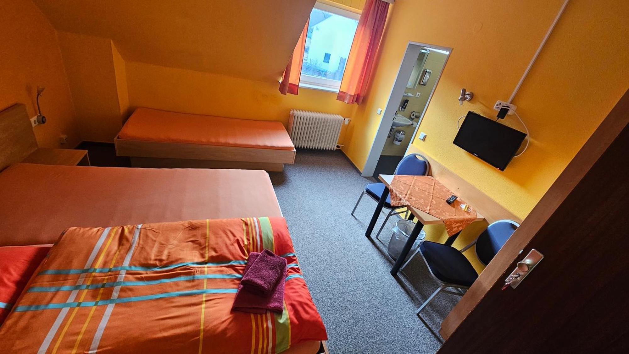Hotel Kenner Treff Esterno foto