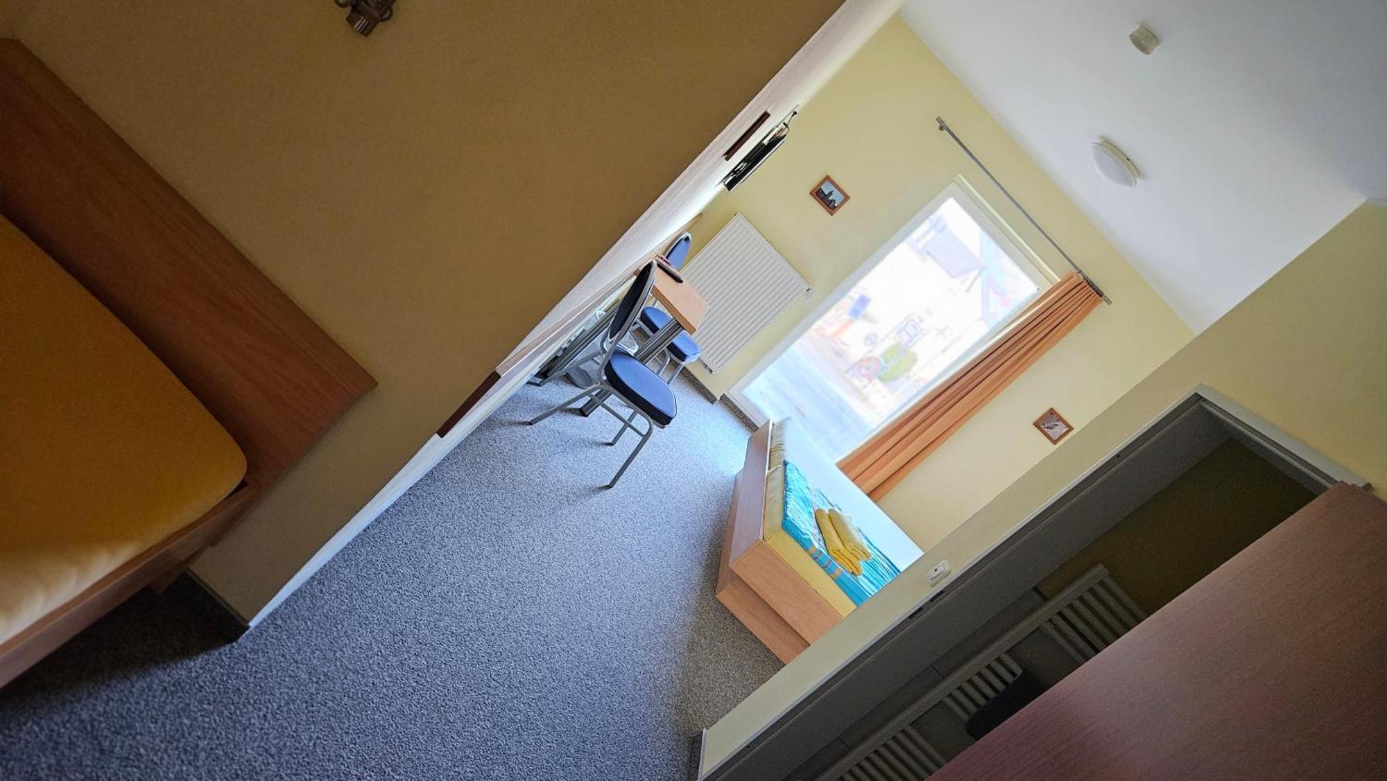 Hotel Kenner Treff Esterno foto