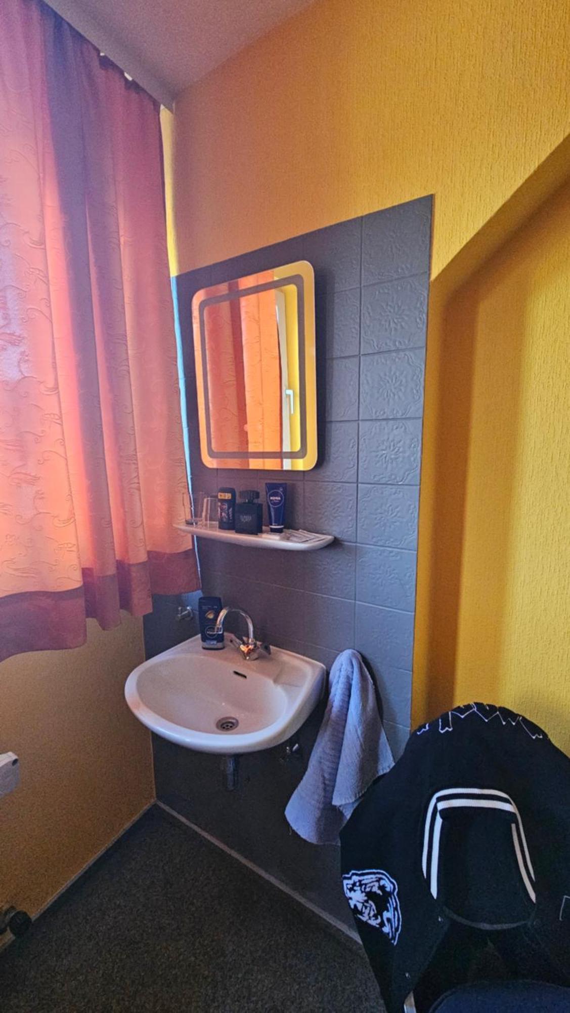 Hotel Kenner Treff Esterno foto